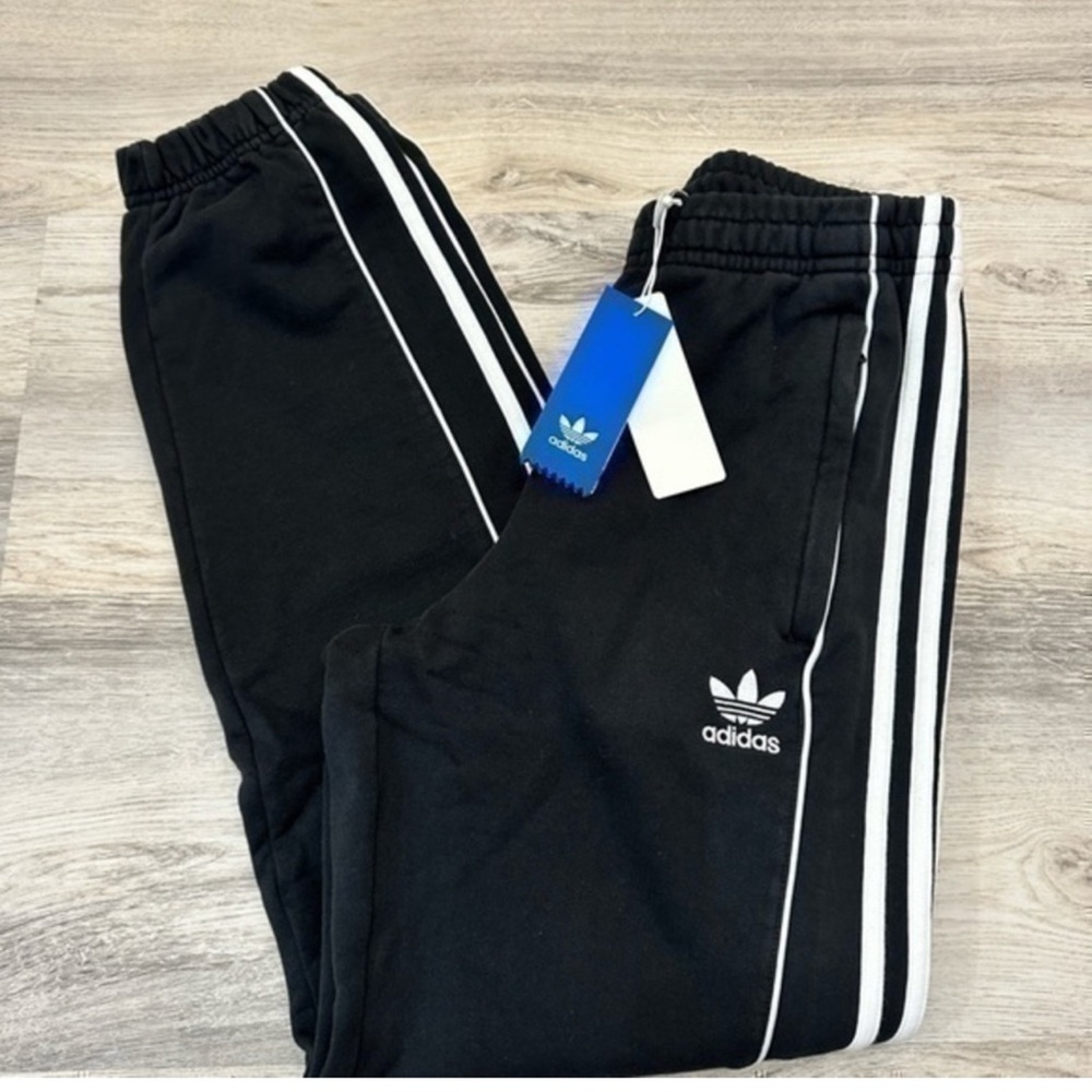 NWT Adidas Pipe Sweatpants Small adidas jogger pants small